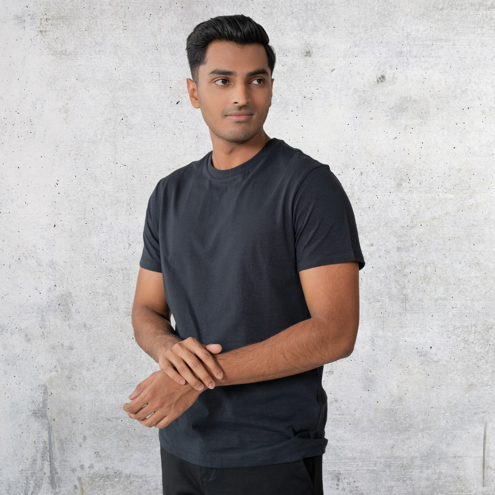 Essential Tee Black