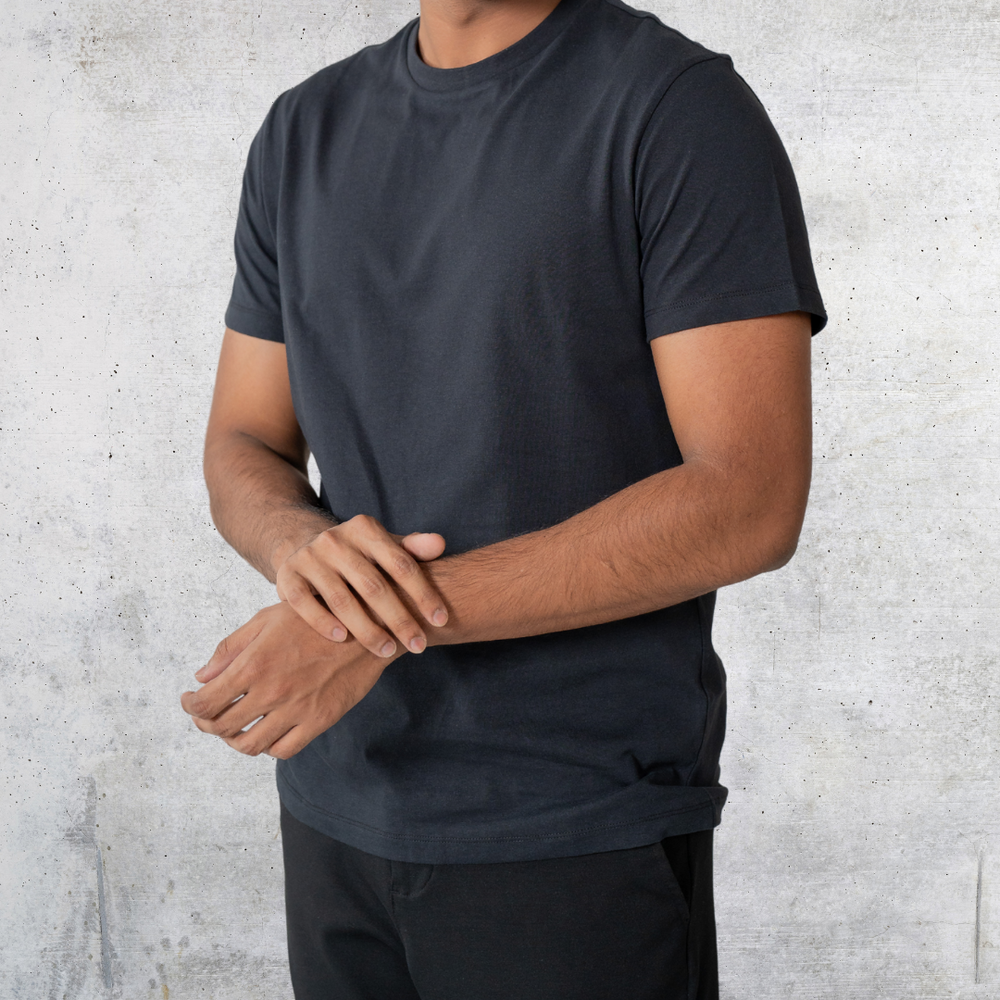 Essential Tee Black
